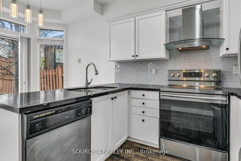 Photo 12 at 1030 Timberland Crescent, Pinecrest, Oshawa