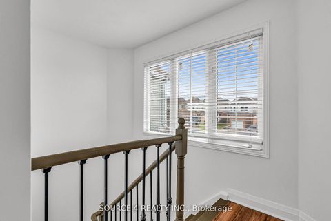 Photo 16 at 1030 Timberland Crescent, Pinecrest, Oshawa