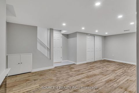 Photo 27 at 1030 Timberland Crescent, Pinecrest, Oshawa