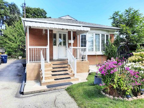 Photo 1 at 3 Saugeen Crescent, Kennedy Park, Toronto