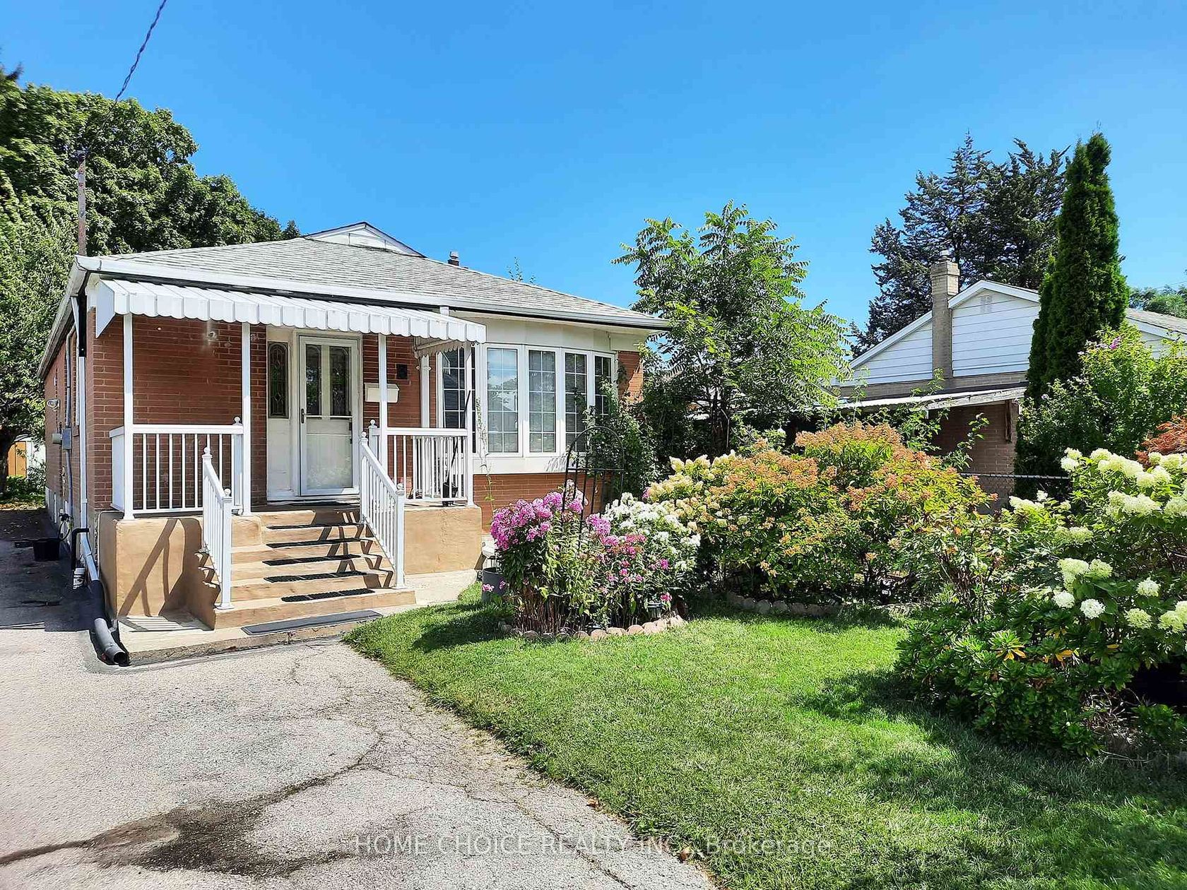3 Saugeen Crescent, Kennedy Park, Toronto 