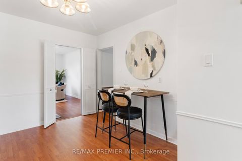 Photo 10 at 79 Pamille Place, Amesbury, Toronto