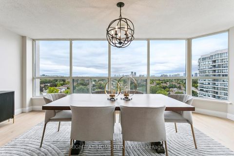 Photo 3 at 1611 - 7300 Yonge Street, Yorkhill, Vaughan