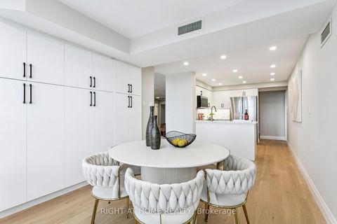 Photo 11 at 1611 - 7300 Yonge Street, Yorkhill, Vaughan