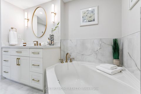 Photo 21 at 1611 - 7300 Yonge Street, Yorkhill, Vaughan
