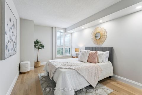 Photo 23 at 1611 - 7300 Yonge Street, Yorkhill, Vaughan