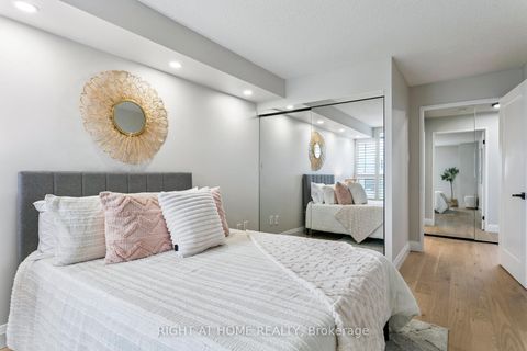 Photo 25 at 1611 - 7300 Yonge Street, Yorkhill, Vaughan