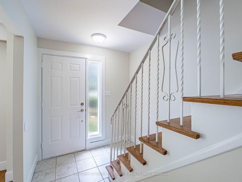 Photo 4 at 16 - 1720 Albion Road, Clairville, Toronto