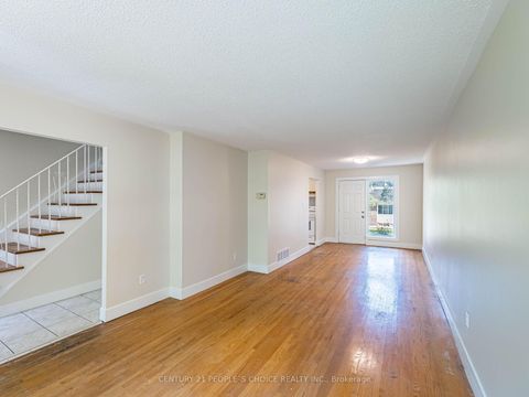 Photo 5 at 16 - 1720 Albion Road, Clairville, Toronto