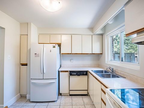 Photo 8 at 16 - 1720 Albion Road, Clairville, Toronto
