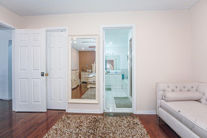 Photo 22 at 28 Bowsfield Drive, Vales of Castlemore, Brampton