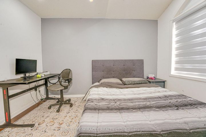 Photo 27 at 28 Bowsfield Drive, Vales of Castlemore, Brampton