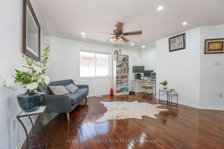 Photo 28 at 28 Bowsfield Drive, Vales of Castlemore, Brampton