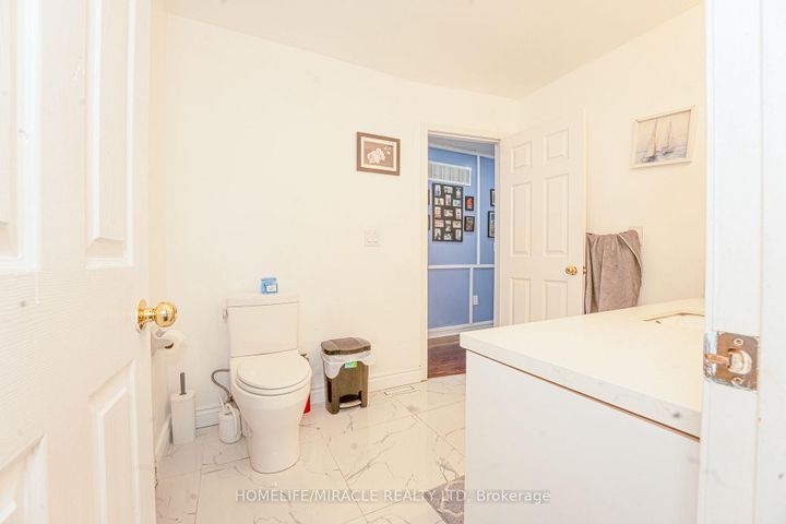 Photo 30 at 28 Bowsfield Drive, Vales of Castlemore, Brampton