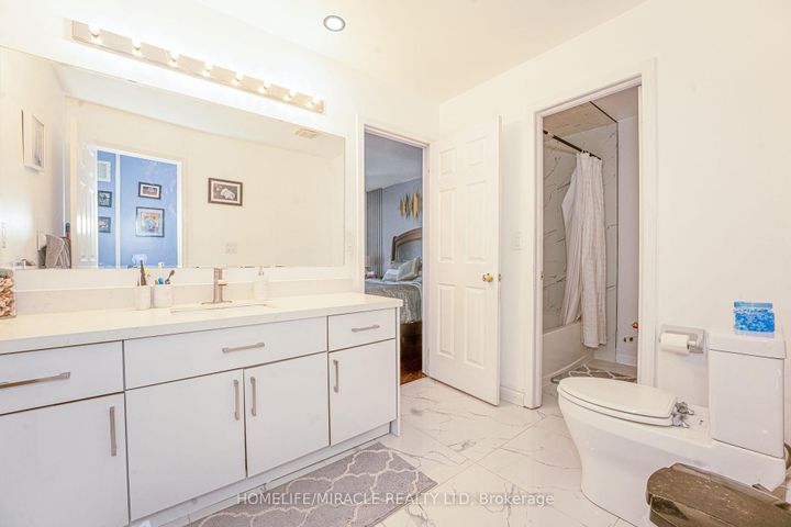 Photo 31 at 28 Bowsfield Drive, Vales of Castlemore, Brampton