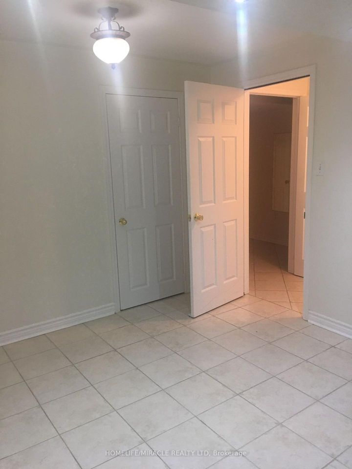 Photo 36 at 28 Bowsfield Drive, Vales of Castlemore, Brampton