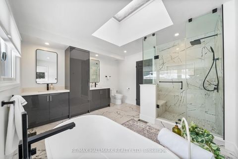 Photo 24 at 97 Clarinda Drive, Bayview Village, Toronto