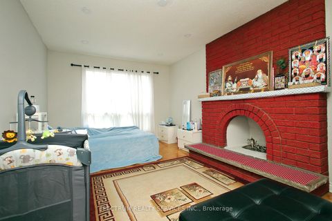 Photo 10 at 22 Kaiser Drive, West Woodbridge, Vaughan