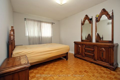 Photo 14 at 22 Kaiser Drive, West Woodbridge, Vaughan
