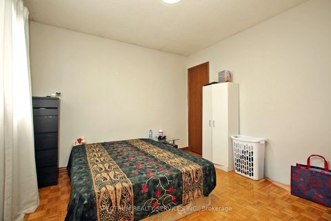 Photo 16 at 22 Kaiser Drive, West Woodbridge, Vaughan