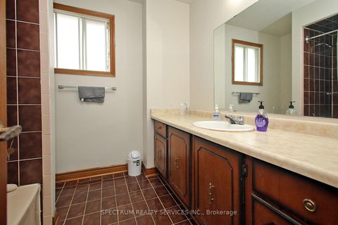 Photo 19 at 22 Kaiser Drive, West Woodbridge, Vaughan