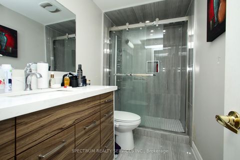 Photo 23 at 22 Kaiser Drive, West Woodbridge, Vaughan