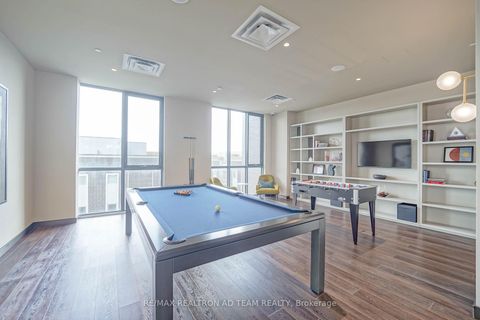Photo 4 at 717 - 10 Honeycrisp Crescent, Vaughan Corporate Centre, Vaughan