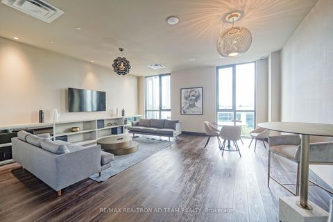 Photo 5 at 717 - 10 Honeycrisp Crescent, Vaughan Corporate Centre, Vaughan