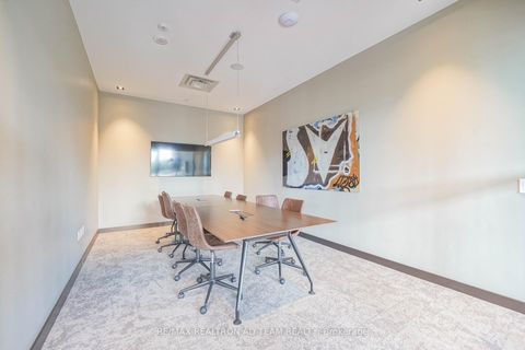 Photo 10 at 717 - 10 Honeycrisp Crescent, Vaughan Corporate Centre, Vaughan