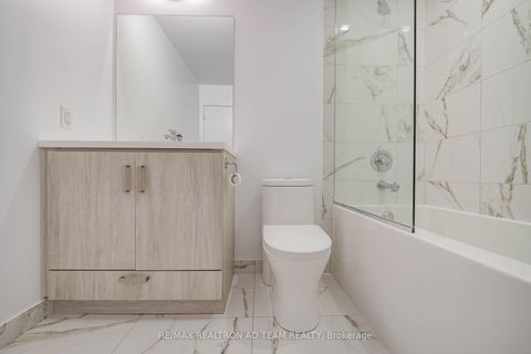 Photo 17 at 717 - 10 Honeycrisp Crescent, Vaughan Corporate Centre, Vaughan