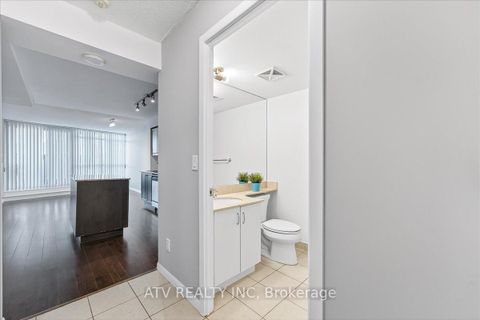 Photo 9 at 961 - 209 Fort York Boulevard, Niagara, Toronto