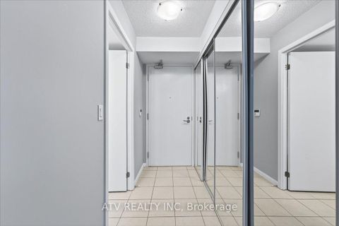 Photo 12 at 961 - 209 Fort York Boulevard, Niagara, Toronto