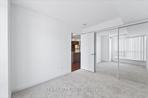 Photo 14 at 961 - 209 Fort York Boulevard, Niagara, Toronto