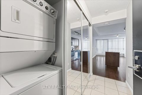 Photo 15 at 961 - 209 Fort York Boulevard, Niagara, Toronto