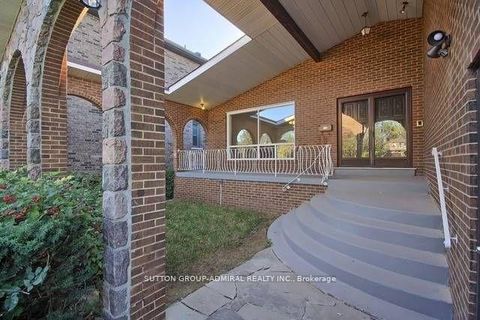Photo 2 at 71 Spruce Avenue, South Richvale, Richmond Hill