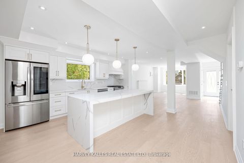 Photo 8 at 101 Clifton Road, Moore Park, Toronto