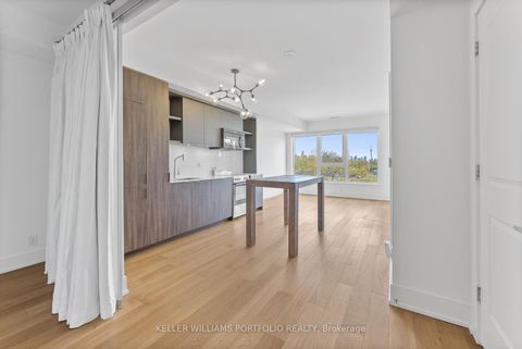 Photo 3 at 310 - 6 Parkwood Avenue, Forest Hill South, Toronto