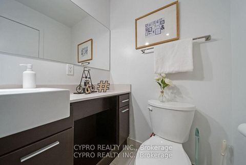 Photo 14 at 601 - 770 BAY Street, Bay Street Corridor, Toronto