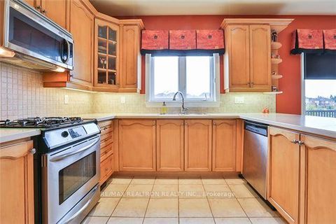 Photo 6 at 148 Tower Hill Road, Jefferson, Richmond Hill Photo 6 at 148 Tower Hill Road, Jefferson, Richmond Hill