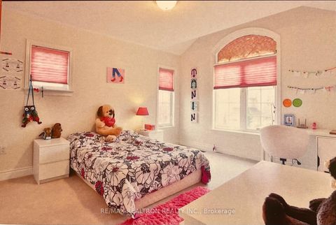 Photo 11 at 148 Tower Hill Road, Jefferson, Richmond Hill Photo 11 at 148 Tower Hill Road, Jefferson, Richmond Hill