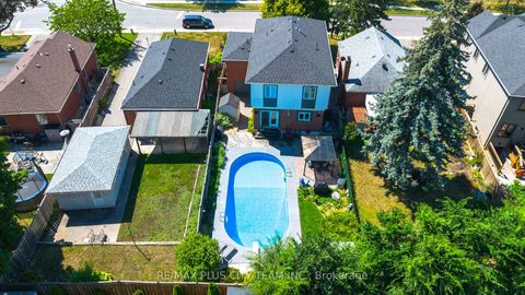 Photo 3 at 34 Edge Park Avenue, Birchmount, Toronto