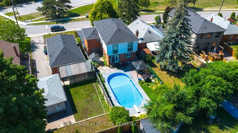 Photo 4 at 34 Edge Park Avenue, Birchmount, Toronto