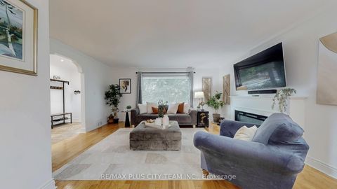 Photo 7 at 34 Edge Park Avenue, Birchmount, Toronto