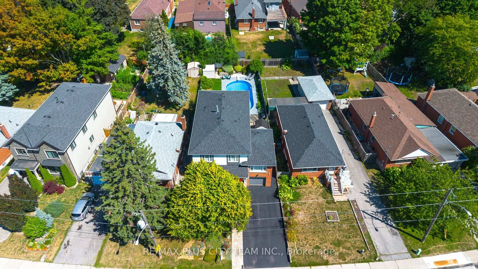 34 Edge Park Avenue, Birchmount, Toronto 