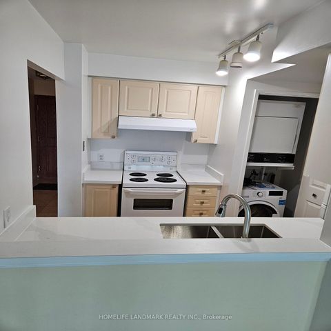 Photo 2 at 1115 - 8 Lee Centre Drive, Woburn, Toronto