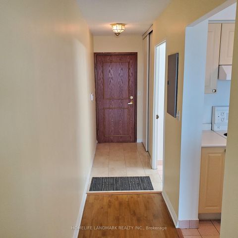 Photo 5 at 1115 - 8 Lee Centre Drive, Woburn, Toronto