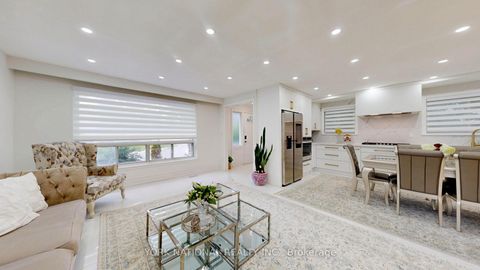 Photo 2 at 4 Boulding Drive, Aurora Heights, Aurora