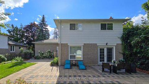 Photo 22 at 4 Boulding Drive, Aurora Heights, Aurora