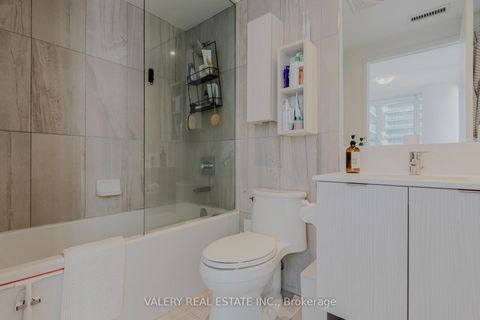 Photo 3 at 712 - 195 Redpath Avenue, Mount Pleasant West, Toronto