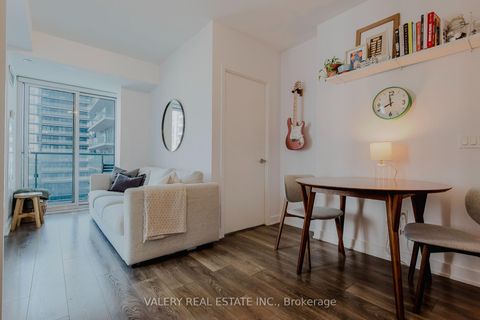 Photo 8 at 712 - 195 Redpath Avenue, Mount Pleasant West, Toronto